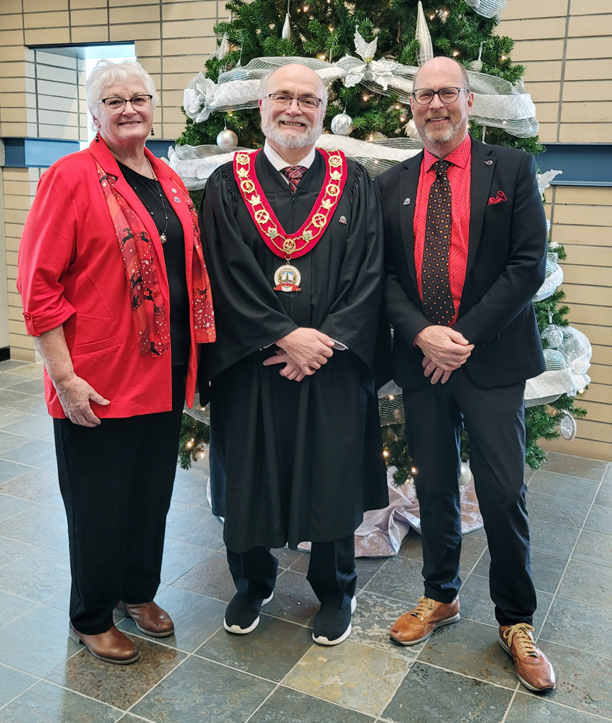 Councillor Anne Giardini, Warden Peter Emon and Councillor James Brose at Inaugural Session